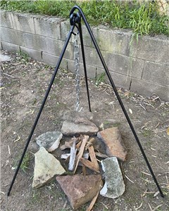 UNSPECIFIED MANUFACTURER DURABLE STEEL CAMPFIRE TRIPOD FOR BILLY CANS & DUTCH OVENS